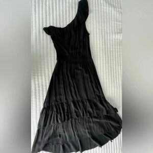 NWOT Fourteenth Place One Shoulder
Maxi/Midi Dress Size Petite Small